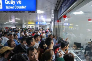 Hàng vạn người đi Metro Bến Thành - Suối Tiên đêm Giao thừa 2026