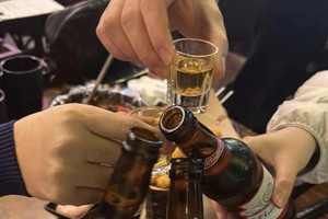 Uống rượu bia thế nào để hạn chế tác hại cho sức khỏe?