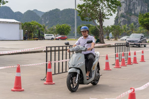 Mua VinFast Feliz vì quảng cáo đi được 262 km, chủ xe lần đầu nói thật quãng đường thực tế với cung đường từ Hà Nội về Hưng Yên