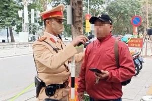 Hà Nội: CSGT phát hiện nhiều tài xế vi phạm nồng độ cồn ở mức cao trong ngày thứ 2 nghỉ Tết Dương lịch