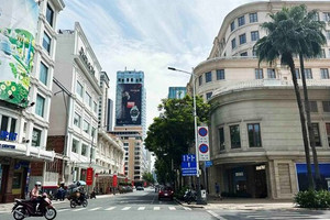 Mặt bằng cho thuê cuối năm: ‘Phố kim cương’ không lo ế, ‘phố vàng’ mòn mỏi chờ người thuê