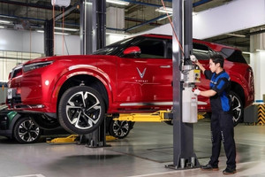 Chủ xe VinFast VF 9 lần đầu nói thật về dịch vụ bảo hành của hãng, vạch ra chi phí khi mang xe đến xưởng dịch vụ để sửa chữa