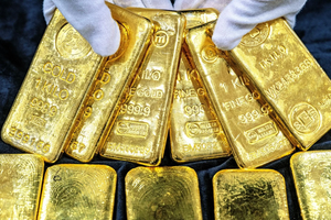 Giá vàng hôm nay 5/1: Bật tăng mạnh khi rủi ro địa chính trị phủ bóng thị trường