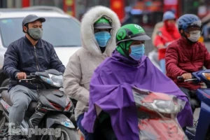 Không khí lạnh tăng cường, miền Bắc mưa rải rác