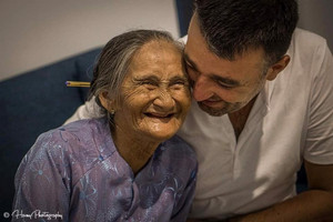 Cụ bà duy nhất Việt Nam được báo chí Mỹ vinh danh 'đẹp nhất thế giới'