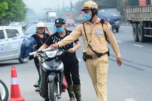 Người dân cần chú ý: Đi xe quá chậm cũng bị phạt tới hàng triệu đồng