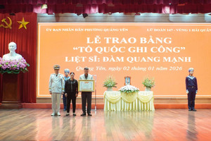 Trao bằng ‘Tổ quốc ghi công’ cho liệt sĩ sinh năm 2005 hy sinh tại đặc khu Trường Sa