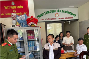 Bắt tạm giam một Giám đốc Trung tâm Công tác xã hội