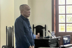 Tuyên án 13 năm tù đối với 'đại tá tình báo' lừa bán thiên thạch