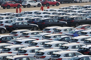 Vừa ban hành lệnh hoãn cấm xe xăng tại trường 10 triệu ô tô/năm, chuyên gia chỉ thẳng nguyên nhân xe điện chưa thể ‘thay thế’