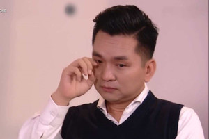 MC VTV nổi tiếng từng mắc ung thư máu, bật khóc khi chia sẻ về gia đình trên sóng truyền hình