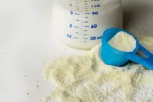 Sữa bột Nestlé bị thu hồi ở 25 quốc gia do nghi chứa độc tố: Động thái mới nhất tại Việt Nam