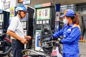 Giá xăng giảm lần thứ 5 liên tiếp