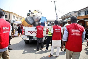 Công an đột kích một khu chợ, tịch thu một loạt thuốc và mỹ phẩm nhập lậu, triệt phá đường dây mua bán hàng giả với quy mô 25 tỷ đồng
