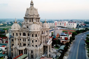 Lâu đài nghìn tỷ của đại gia xăng dầu Phú Thọ: Diện tích sàn 18.000m2, đã thành hình đồ sộ sau gần 10 năm xây dựng