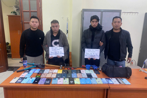 Bắt nóng Khoa Kim Thịnh SN 2005 và đồng bọn, thu giữ 51 điện thoại trị giá gần 300 triệu đồng