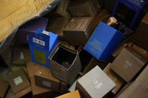 Đôi vợ chồng 'phù phép' hóa chất chợ Kim Biên thành nước hoa cao cấp nhãn hiệu HALOVA