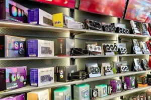 Giá linh kiện máy tính tăng vọt, nhiều người mang đồ cũ đi bán ‘chốt lời’ gấp đôi