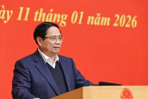 Thủ tướng: Tiếp tục sắp xếp, tinh gọn tổ chức bộ máy ở Trung ương và địa phương