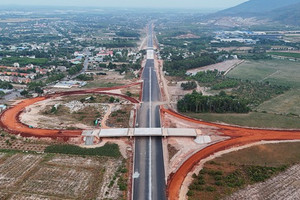 Chỉ hơn tháng nữa, tuyến cao tốc gần 18.000 tỷ kết nối 2 tỉnh thành giàu nhất Việt Nam sẽ đi vào khai thác