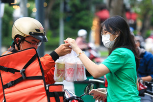 'Săn việc Tết' rầm rộ: Lương gấp 3, doanh nghiệp tuyển người ồ ạt, cơ hội 'hốt bạc' trong tầm tay
