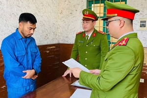 Bắt cựu Giám đốc ngân hàng 41 tuổi vì lừa nhiều khách hàng