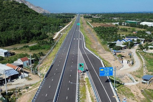 Điểm đầu của cao tốc 12.000 tỷ hư hại mặt đường dù chưa sử dụng: Chủ đầu tư lên tiếng làm rõ