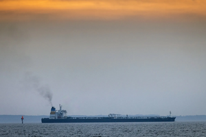 Tàu chở dầu Nga ùn ứ khắp đại dương, giá trị xuất khẩu chạm đáy lịch sử