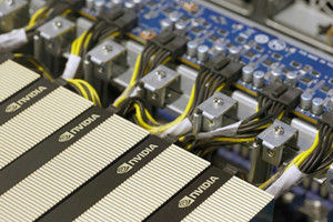 Trung Quốc bất ngờ ‘chặn cửa’ chip H200 của Nvidia dù Mỹ bật đèn xanh