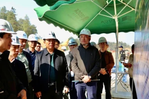 Bộ trưởng Xây dựng kiểm tra dự án cao tốc Hữu Nghị - Chi Lăng