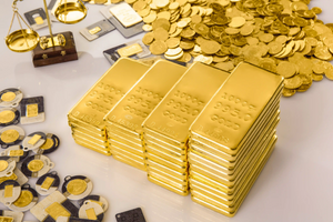 Giá vàng hôm nay 14/1: Tăng vọt sát đỉnh lịch sử, nhờ kỳ vọng Fed hạ lãi suất và rủi ro địa chính trị gia tăng