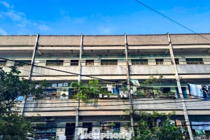 Cận cảnh các khu nhà tập thể cũ phải di dời