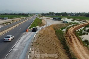 'Thúc' tiến độ trạm dừng nghỉ trên cao tốc Bắc - Nam