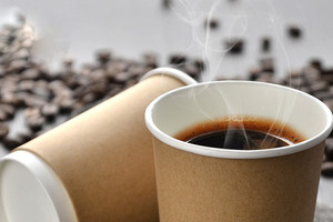 Uống loại nước này hằng ngày có thể phải nuốt tới 363.000 hạt vi nhựa mỗi năm