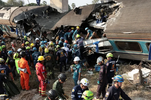 Trung Quốc viện trợ hơn 75 tỷ đồng sau thảm họa đường sắt cao tốc, bị Thái Lan hối thúc mua 500.000 tấn gạo