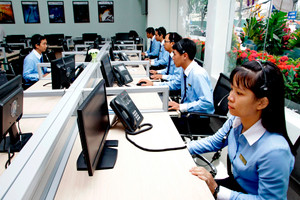 Trung bình mỗi ngày, EVN miền Nam phải nhận 9.000 cuộc gọi từ khách hàng hỏi về dịch vụ điện