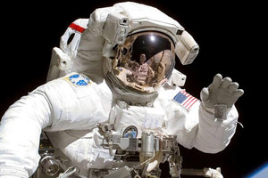 Phát hiện bộ não con người thay đổi hình dạng sau khi rời Trái đất