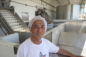 Doanh nhân gốc Việt từng phải sống trong trại tị nạn, nay là tỷ phú tương ớt đầu tiên của nước Mỹ, sở hữu công ty định giá 1 tỷ USD