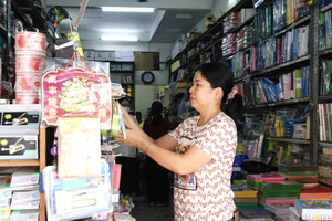 Bán cây bút, cuộn keo vài nghìn đồng vẫn phải xuất hóa đơn điện tử: Hộ kinh doanh phản ánh về chi phí cao, lời mỏng