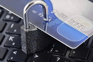 Ngân hàng có thể giới hạn chi tiêu, tạm thời khóa thẻ của khách hàng trong trường hợp này