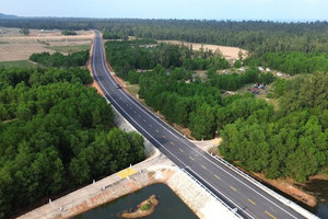 Tỉnh là ngã ba Đông Dương sắp thông xe 7km đường ven biển đẹp mắt với nhiều đoạn chạy xuyên rừng