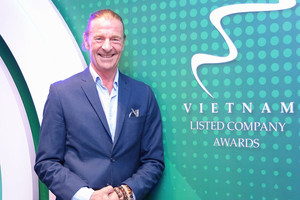 Dragon Capital Việt Nam chính thức lên sàn chứng khoán, cổ phiếu lập tức 'cháy hàng', tăng vọt 40% ngay đầu phiên