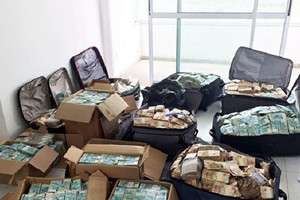 Tịch thu 5.318 tỷ đồng, 38 ô tô, niêm phong 1.021 bất động sản, 27 khu đất của cựu Giám đốc Sở Tài chính