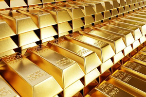 Thị trường tài chính châu Âu chao đảo vì Greenland, vàng và bạc tiếp tục neo ở mức cao