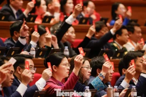 Đoàn Chủ tịch Đại hội XIV gồm 16 đồng chí Ủy viên Bộ Chính trị