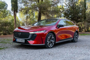 Mazda6 bị khai tử tại Việt Nam, nhưng 'hậu duệ' chạy điện lại bùng nổ doanh số, lôi kéo khách hàng từ các hãng top thế giới