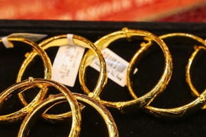 Giá vàng sáng 20/1: Thị trường trong nước ‘lặng sóng’, vàng thế giới giữ vùng cao kỷ lục