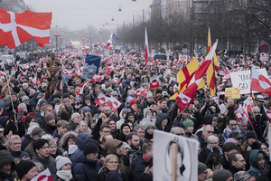Quỹ hưu trí Đan Mạch bất ngờ bán tháo toàn bộ trái phiếu Mỹ: Chiến tranh kinh tế bắt đầu?
