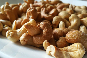 Tiếc của coi chừng rước họa: 7 loại thực phẩm trông 'chưa hỏng' nhưng tiềm ẩn độc tố nguy hiểm