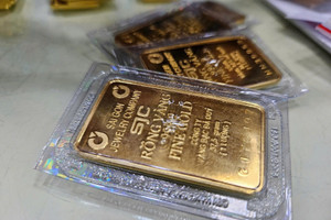 Giá vàng phá kỷ lục lịch sử, cán mốc 170 triệu đồng/lượng